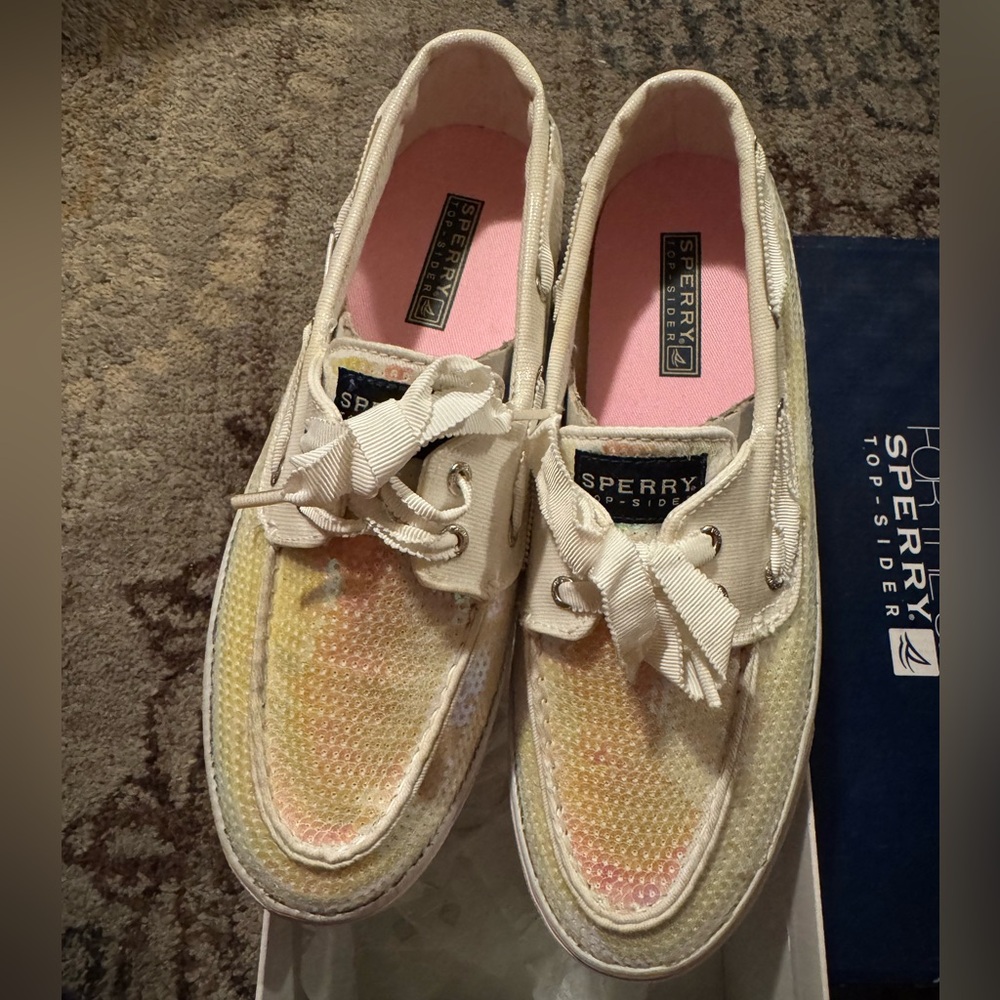 sperry 8 new iridescent sequence